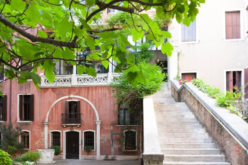 Palazzo Alvera Grand Canal Veneza Exterior foto